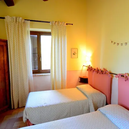 Beautiful In The Umbrian Countryside With Bbq & Pool Holiday home *